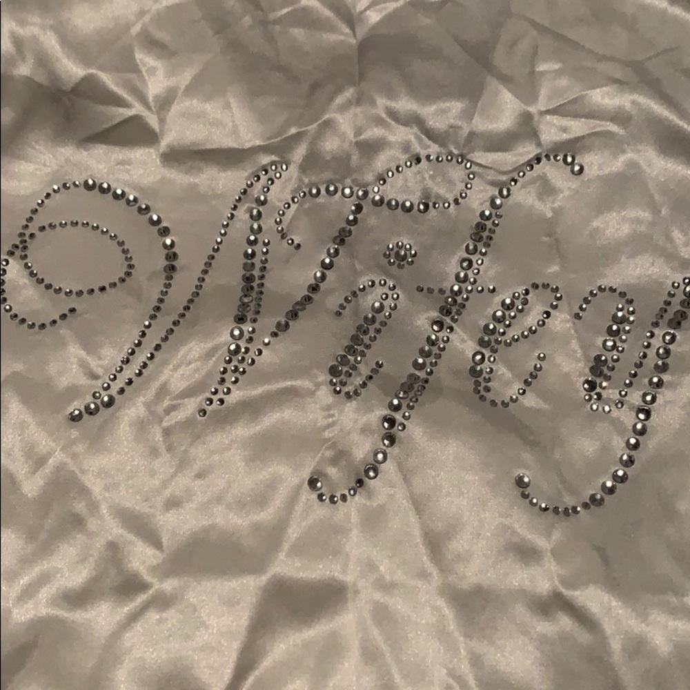 Bridal robe - Picture 2 of 3